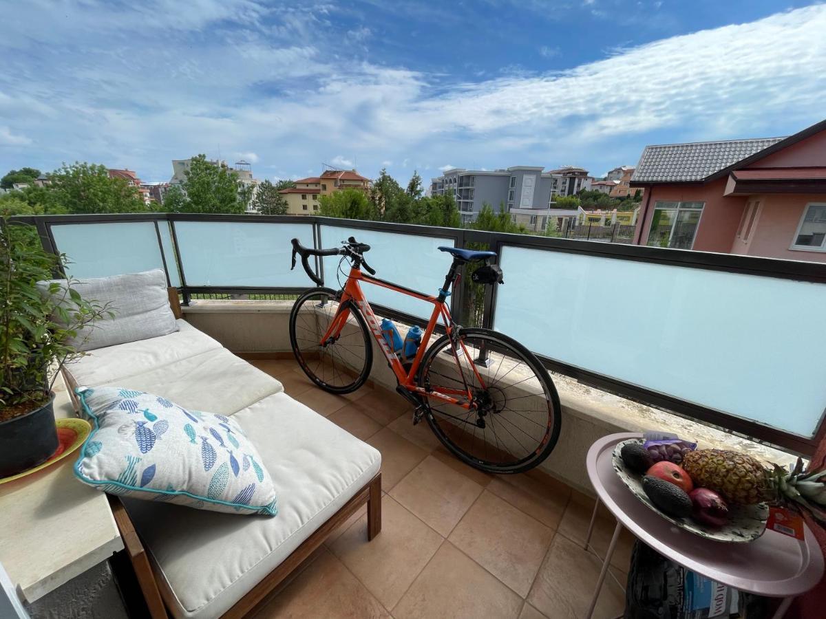Charming Beach Holiday Apartment 洛泽内茨 外观 照片
