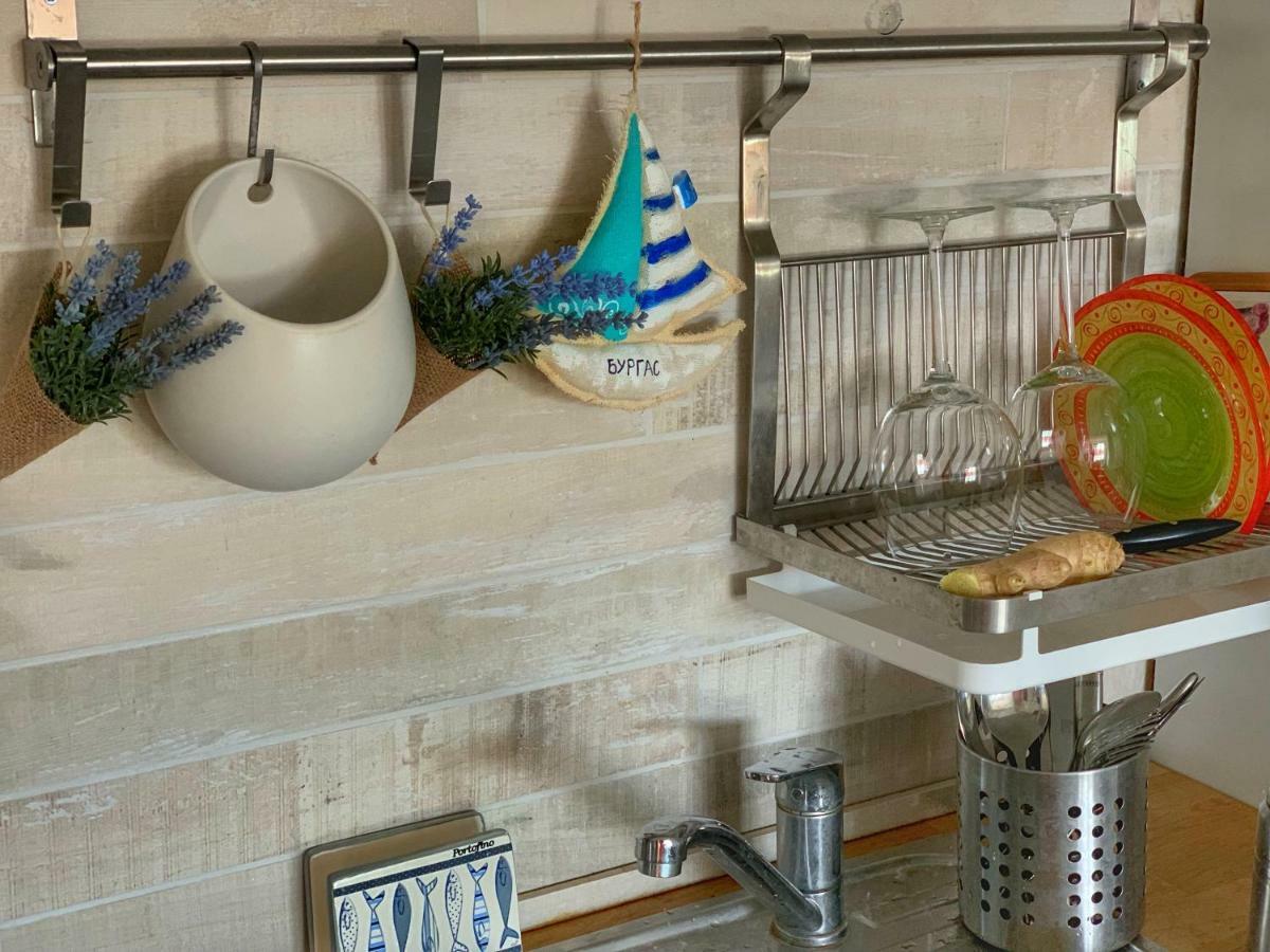 Charming Beach Holiday Apartment 洛泽内茨 外观 照片